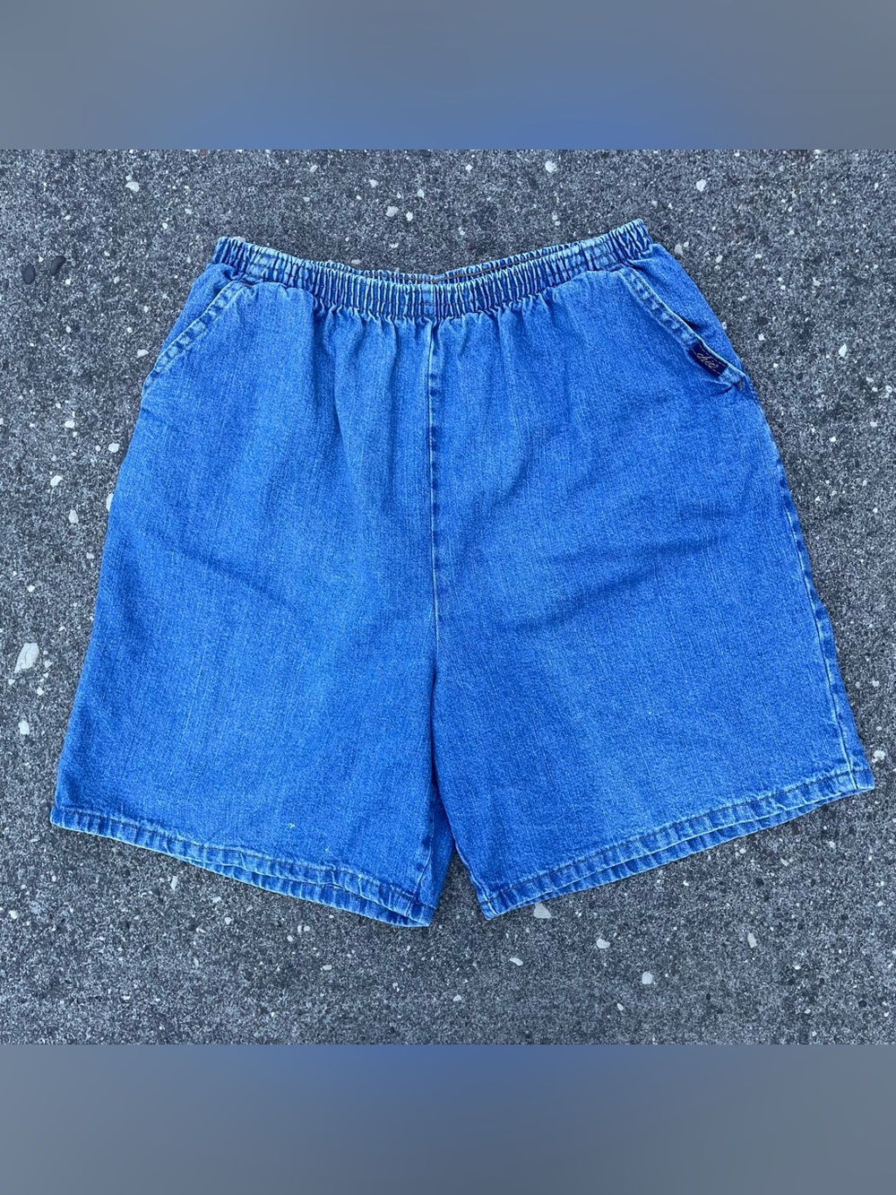 Vintage 90s Chic relaxed denim shorts size 28 - Picture 2 of 7